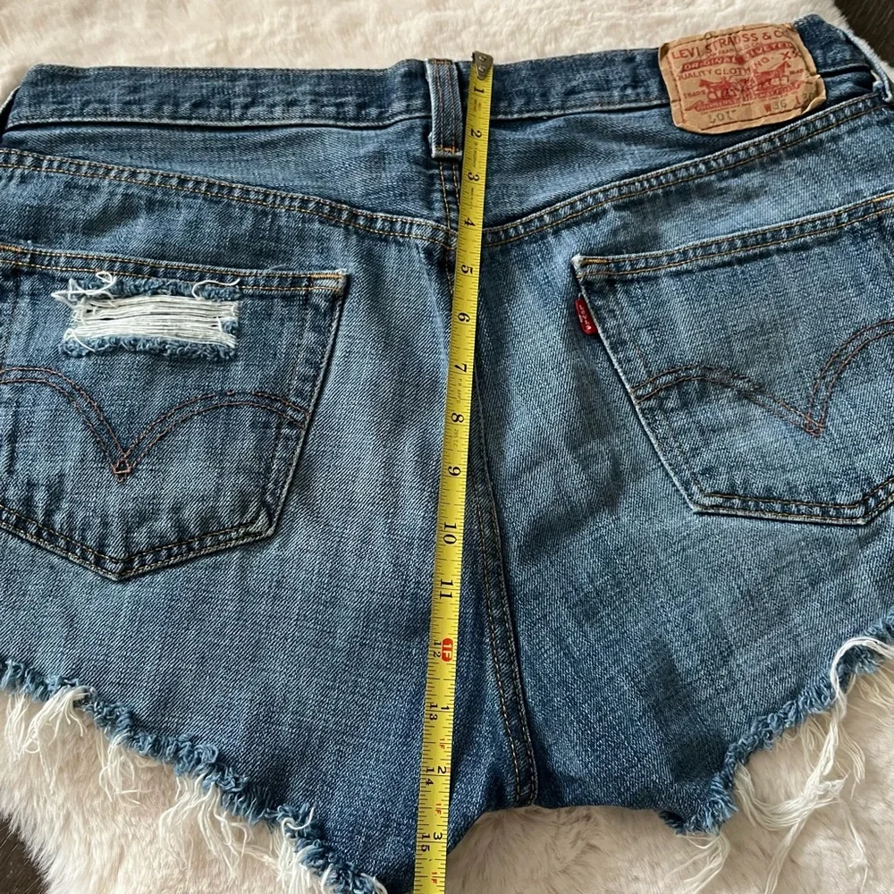 LEVI’S‎ Women's Distressed Denim Shorts
